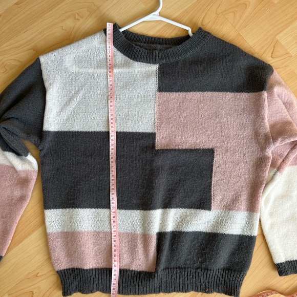 Sweater - Picture 4 of 4